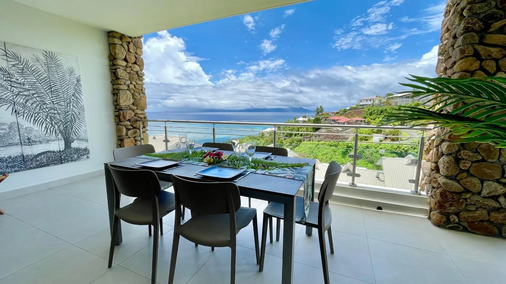 Tetavake Sunset Stunning 2 Bedroom Condo With Moorea View Pool And Wifi Punaauia  French Polynesia