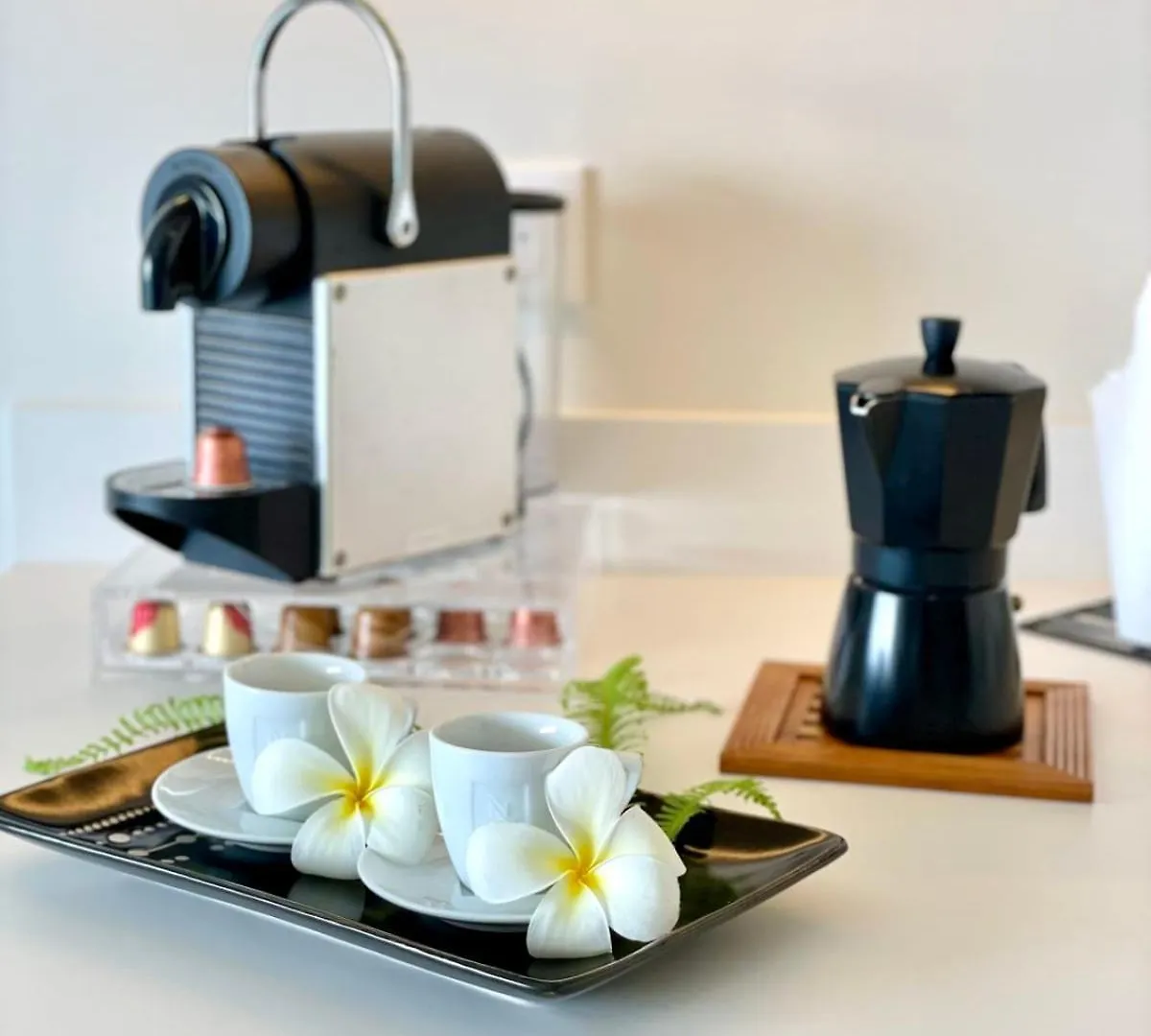 Tetavake Sunset Stunning 2 Bedroom Condo With Moorea View Pool And Wifi Punaauia  Holiday home