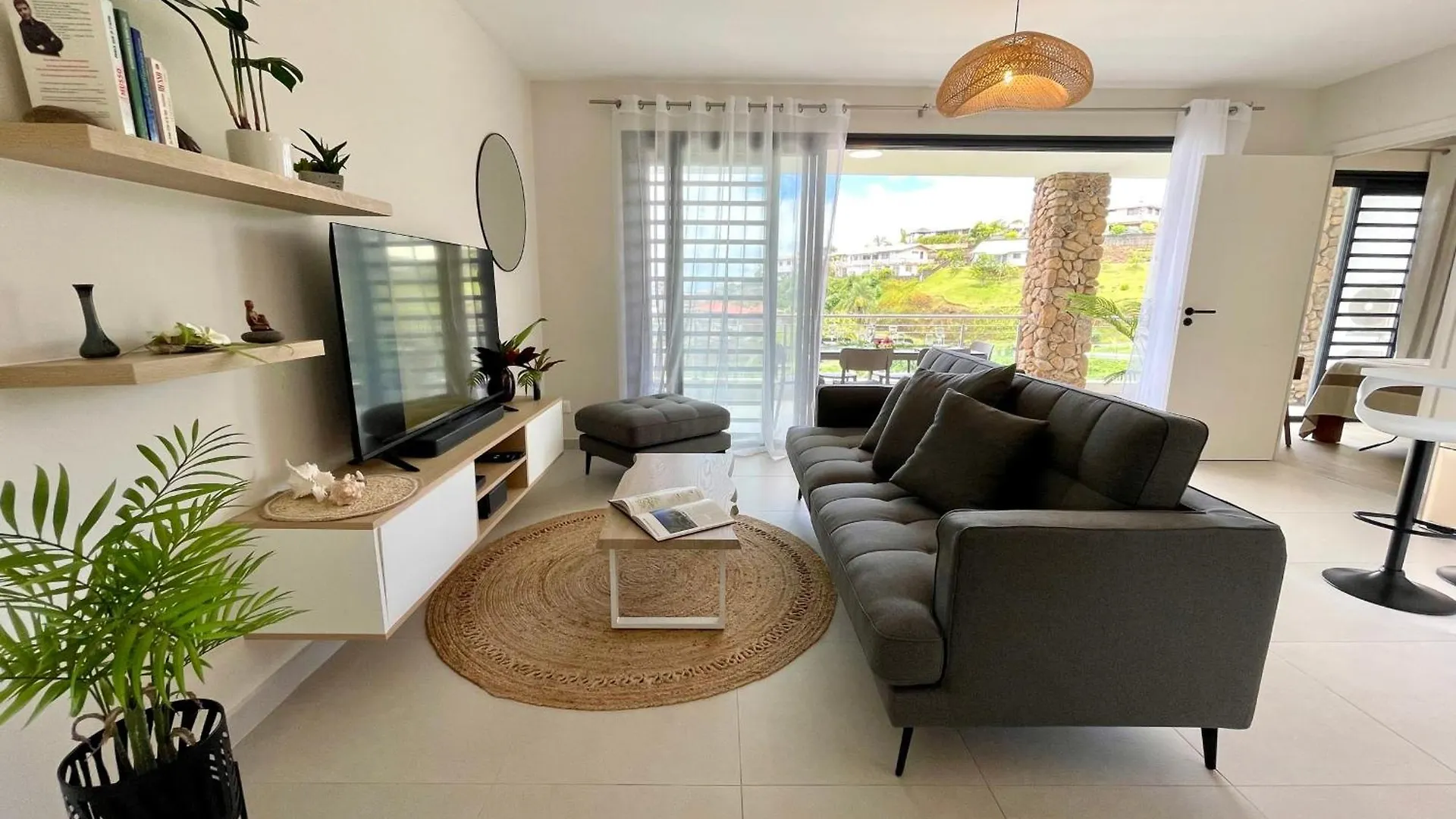 Tetavake Sunset Stunning 2 Bedroom Condo With Moorea View Pool And Wifi Punaauia  Punaauia (Tahiti)